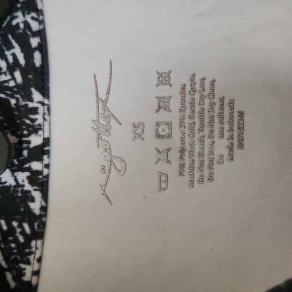 Gottex Active Zip-Up - Picture 4 of 5